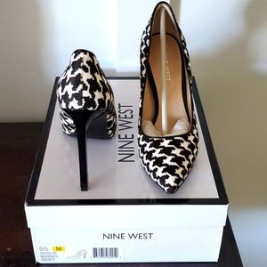 New Nine West size 5 1/2 black and white high heel